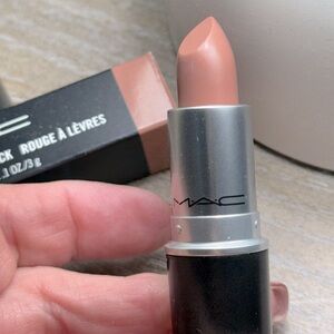 MAC Cosmetics Lipstick in Blankety